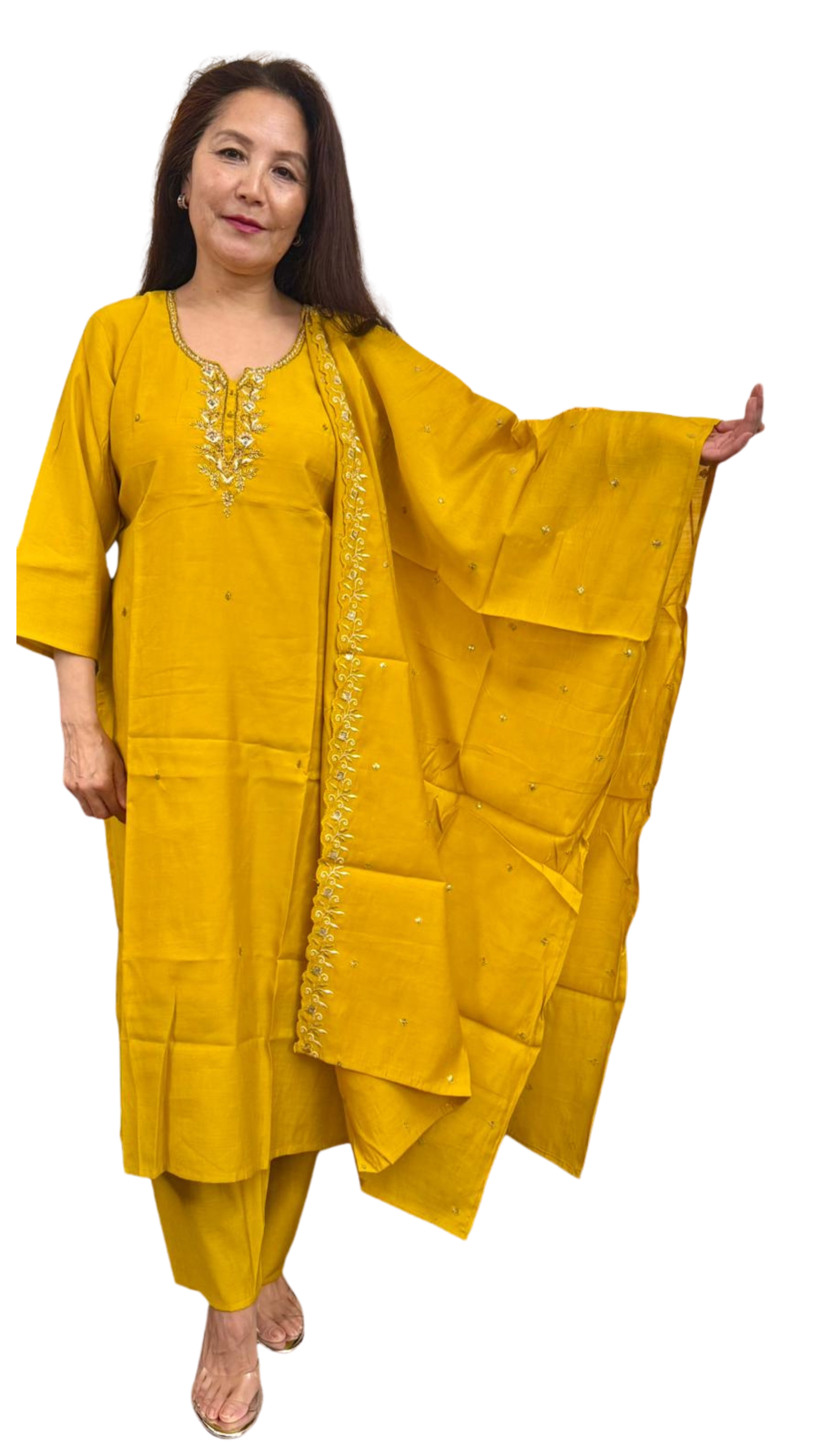 Bath in a golden glow, this ensemble reflects the brilliance of sunshine-bright,graceful and beautifully refined .£21.99